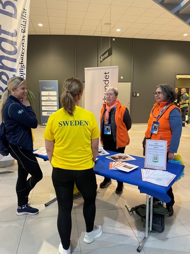 Parkinsonförbundets informationsbord på Halmstad Arena